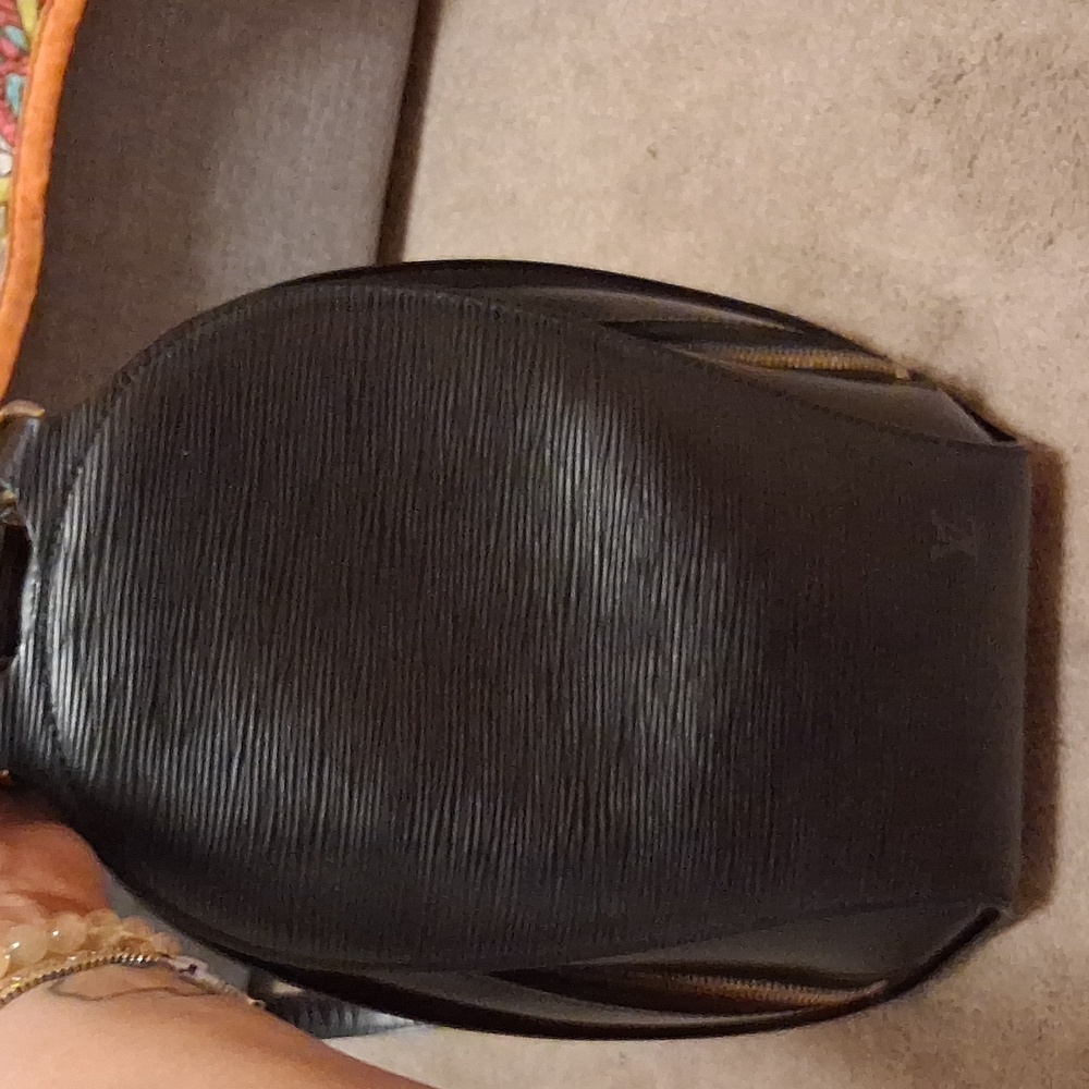 Black Epi Leather Backpack - Luxury Designer - Picture 15 of 16